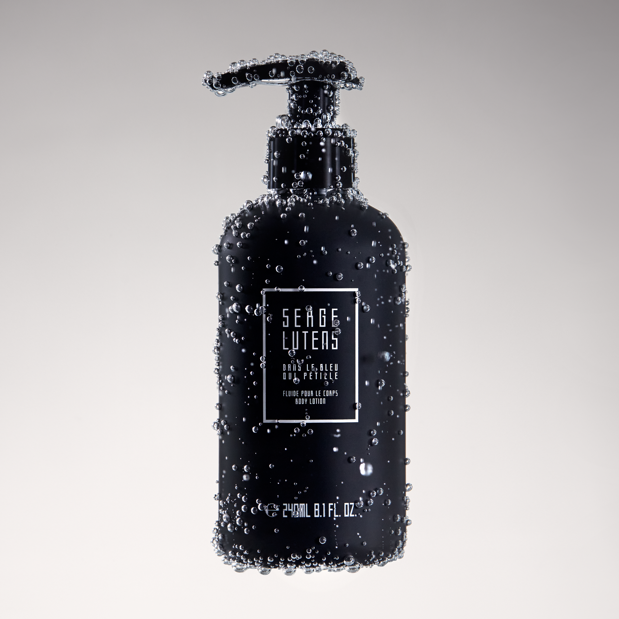 Fluide pour le corps Dans le Bleu qui pétille 240ml Serge Lutens