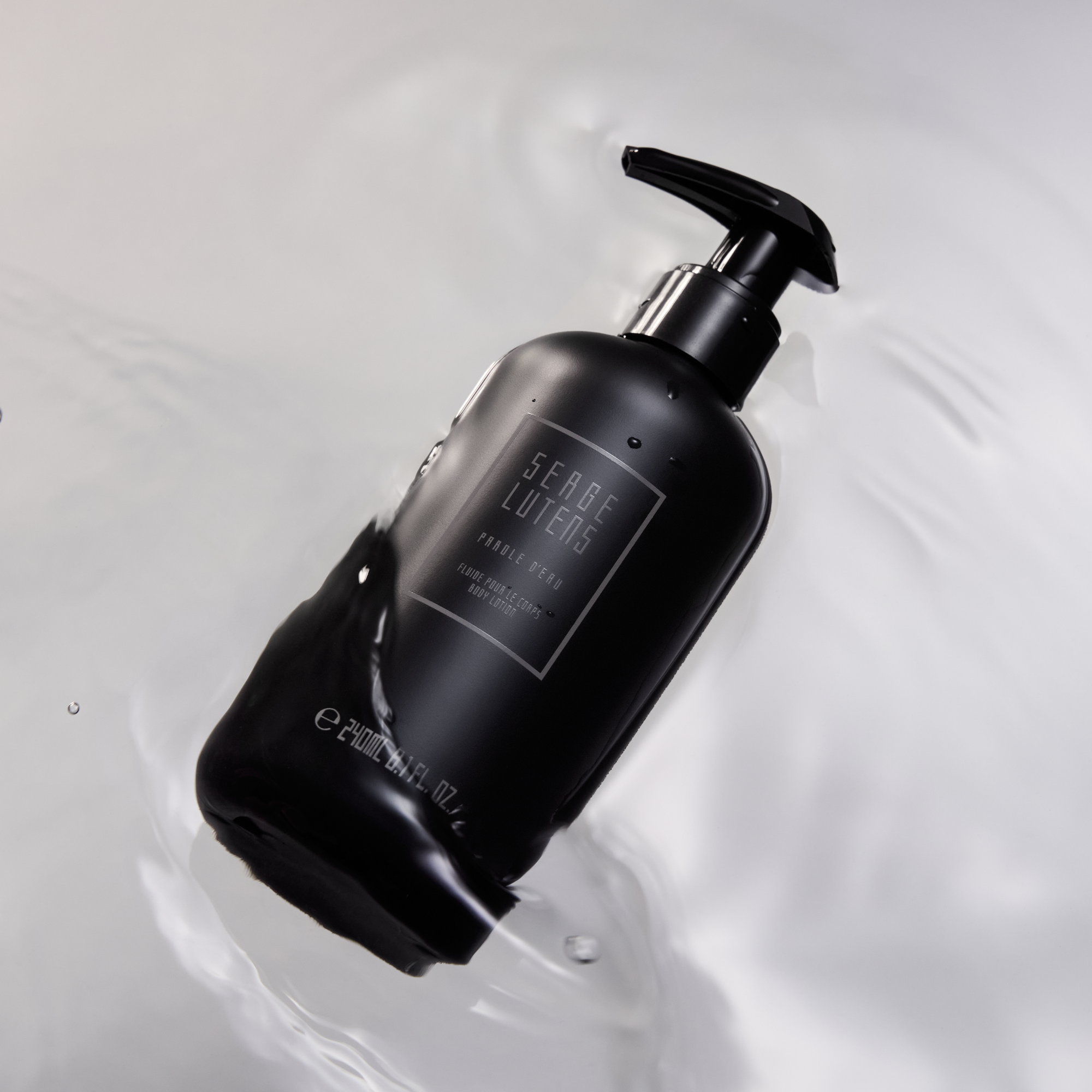 Fluide pour le corps Parole D'eau 240 ml Serge Lutens